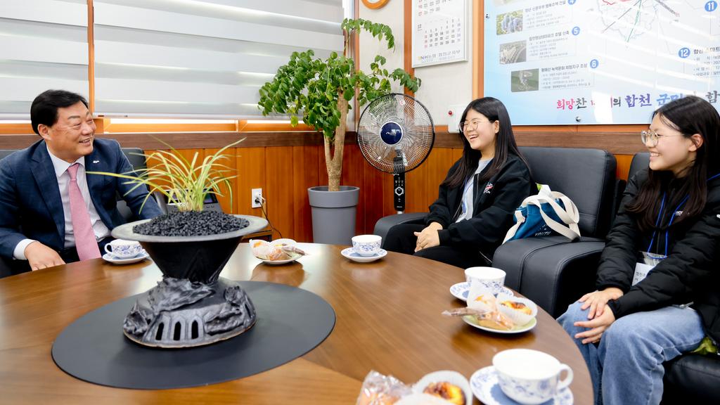 김윤철 합천군수, 열린 군수실로 소통의 문‘활짝 열어’