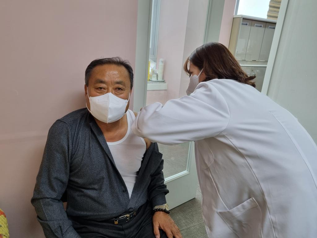 조삼술 합천군의회 의장, 동절기 코로나19 추가접종 릴레이 출발 