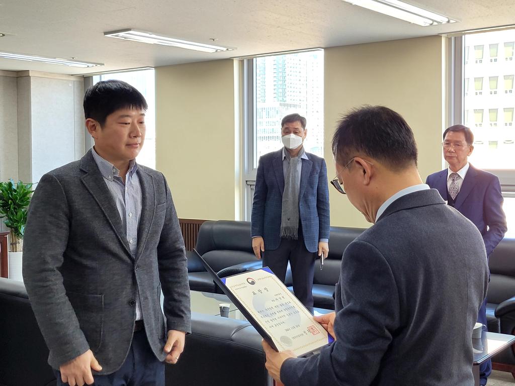 합천군 하남현 농가, 축산환경 관리 유공 농림축산식품부장관 표창 수상