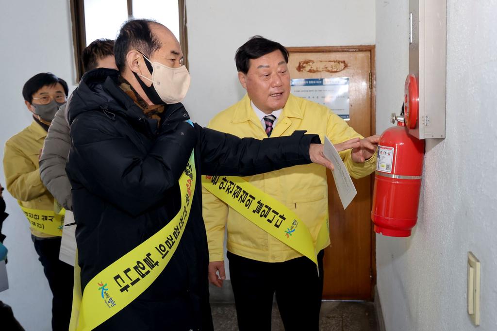 합천군, 설 연휴 대비 다중이용시설 현장 안전점검 실시1
