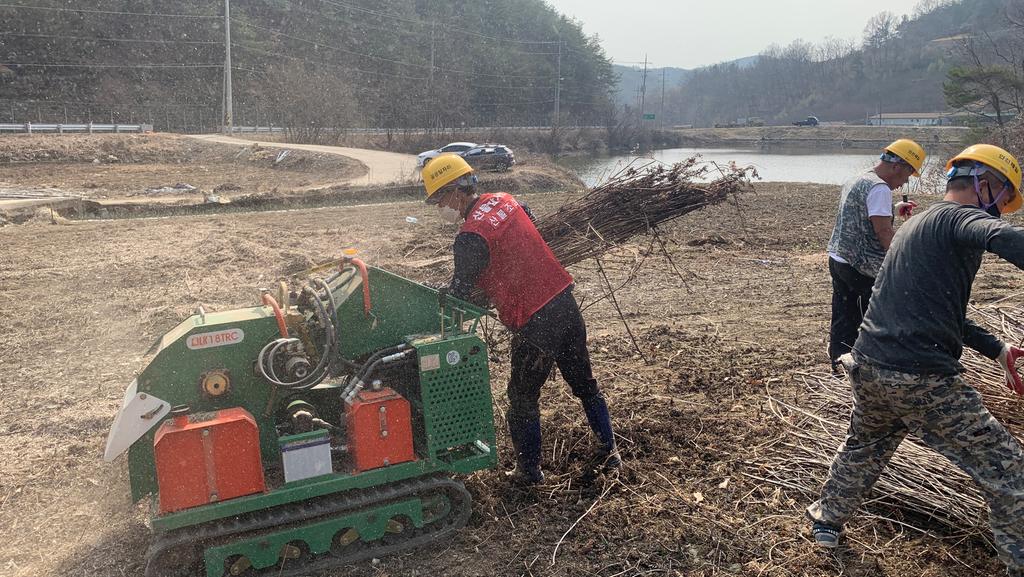 쌍책면, 영농부산물 파쇄로 농가 고민 해결에 힘써 