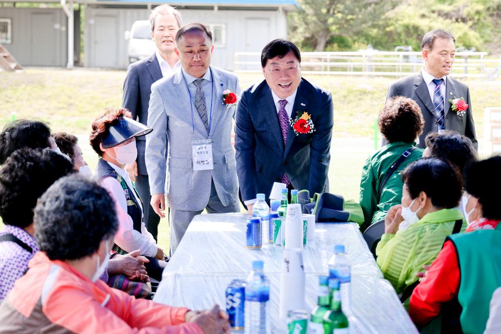 청덕면 제27회 경로위안잔치 및 제26회 면민체육대회 성료 