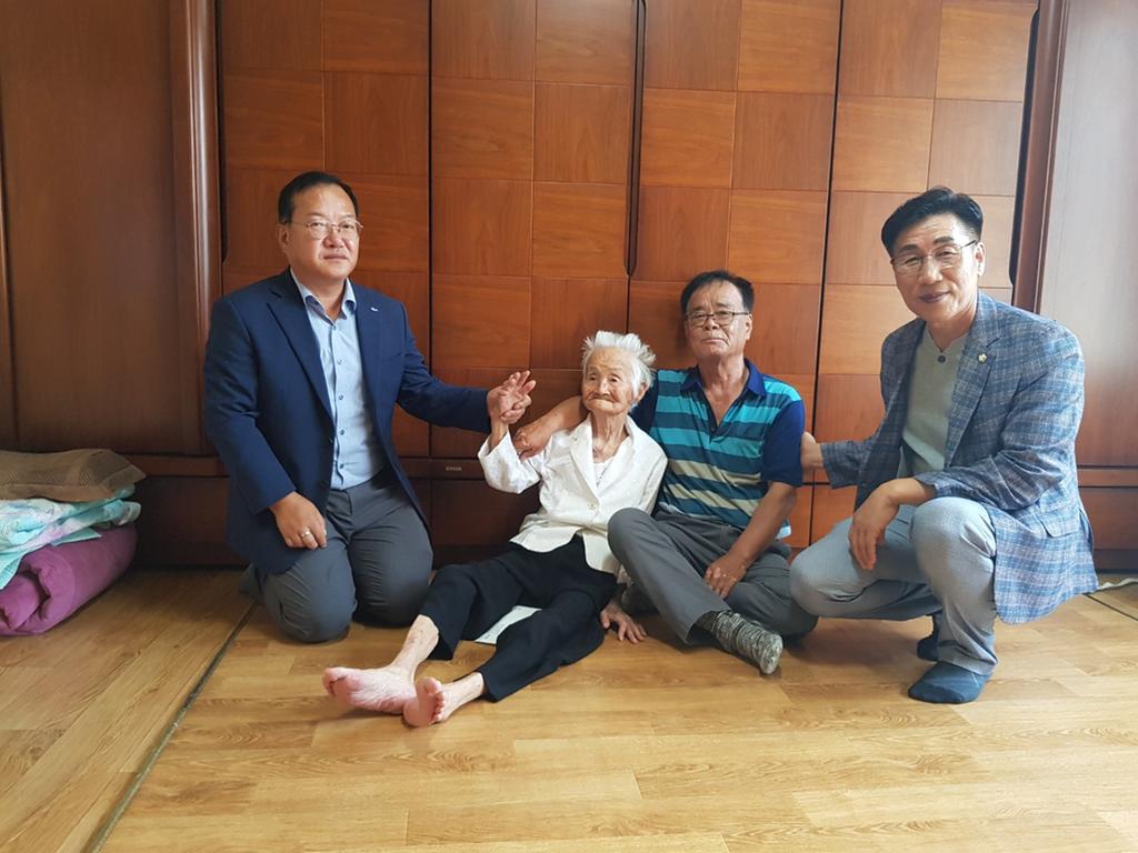 쌍백면, 100세 어르신 장수축하금 전달