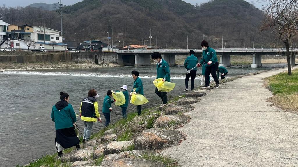합천군 야로면 여성민방위기동대, 환경정화 활동 실시