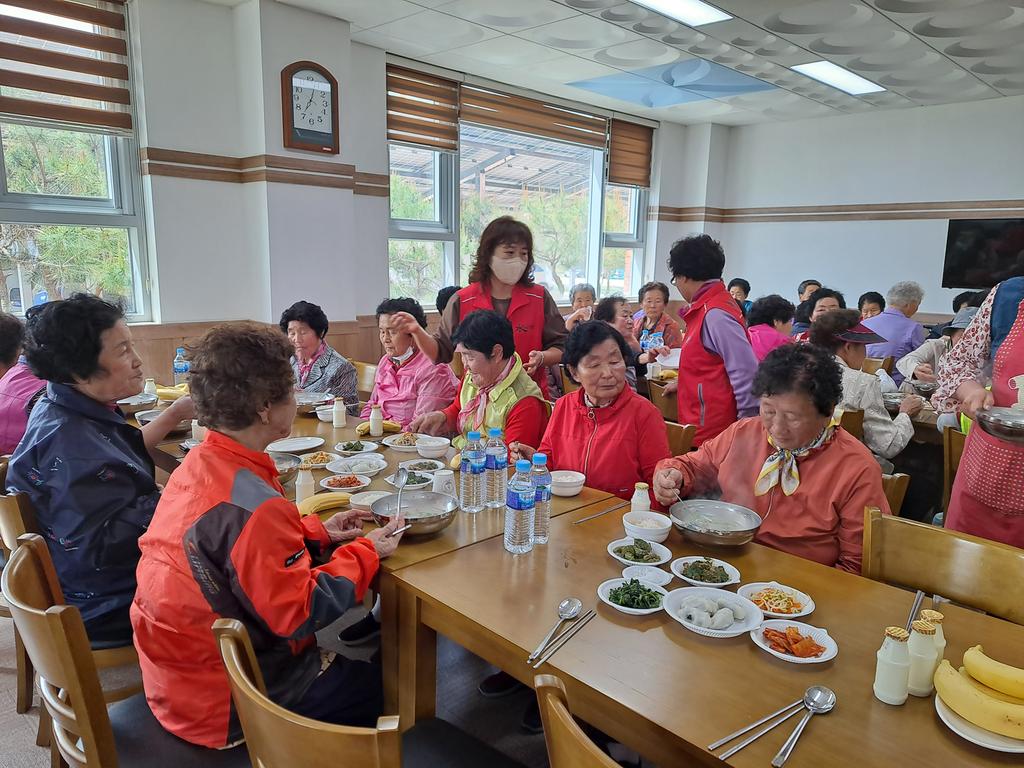 합천군 덕곡면 자원봉사회, 독거노인 목욕봉사