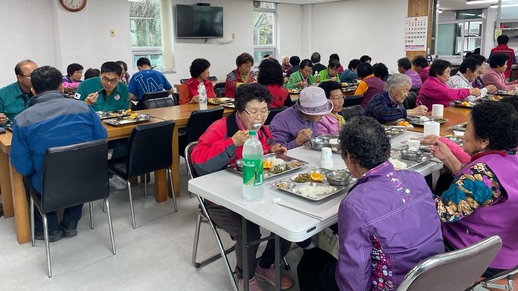 합천군 봉산면 자원봉사회, 어르신 목욕봉사 활동 실시 