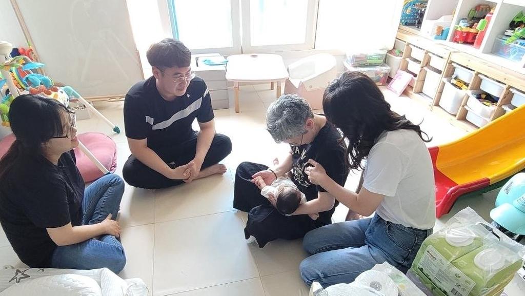 합천군 삼가면, 올해 첫 출산 가정 방문 축하