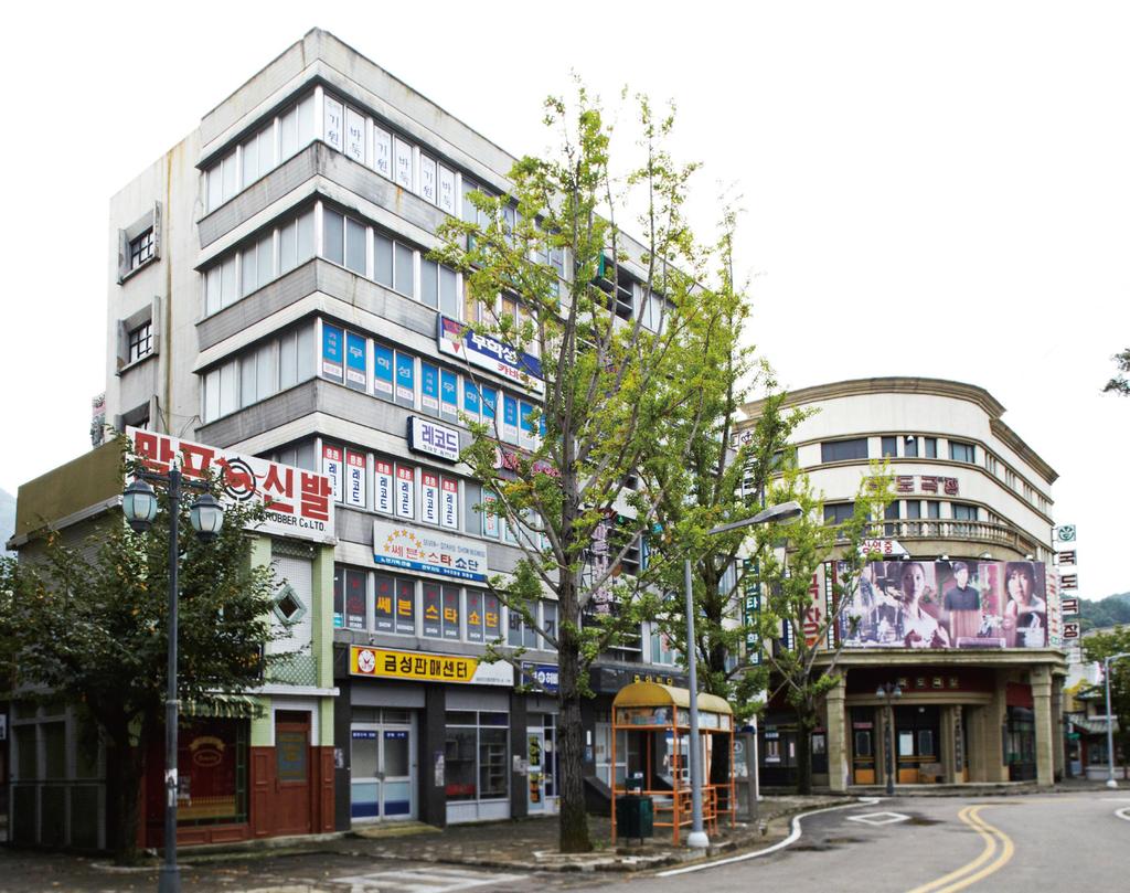 동북증권사 + 버스정류장