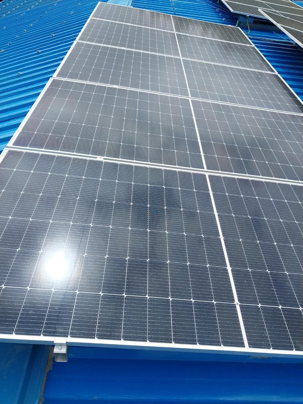 태양광 설치 사진입니다